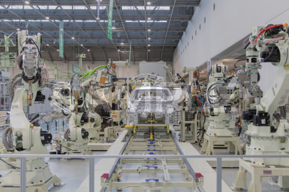 メインボデー増打ち自動溶接ライン